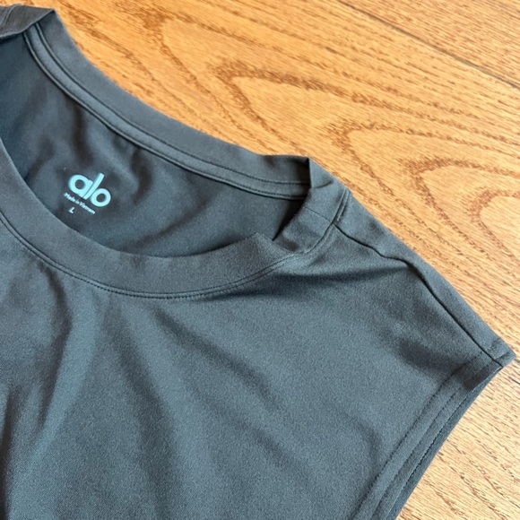 ALO Yoga Men's Brown Sleeveless Shirt Size Large - Picture 3 of 3